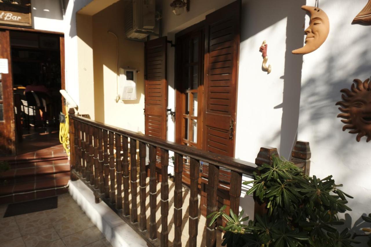 Taxiarchis Apartments Skiathos Quarto foto