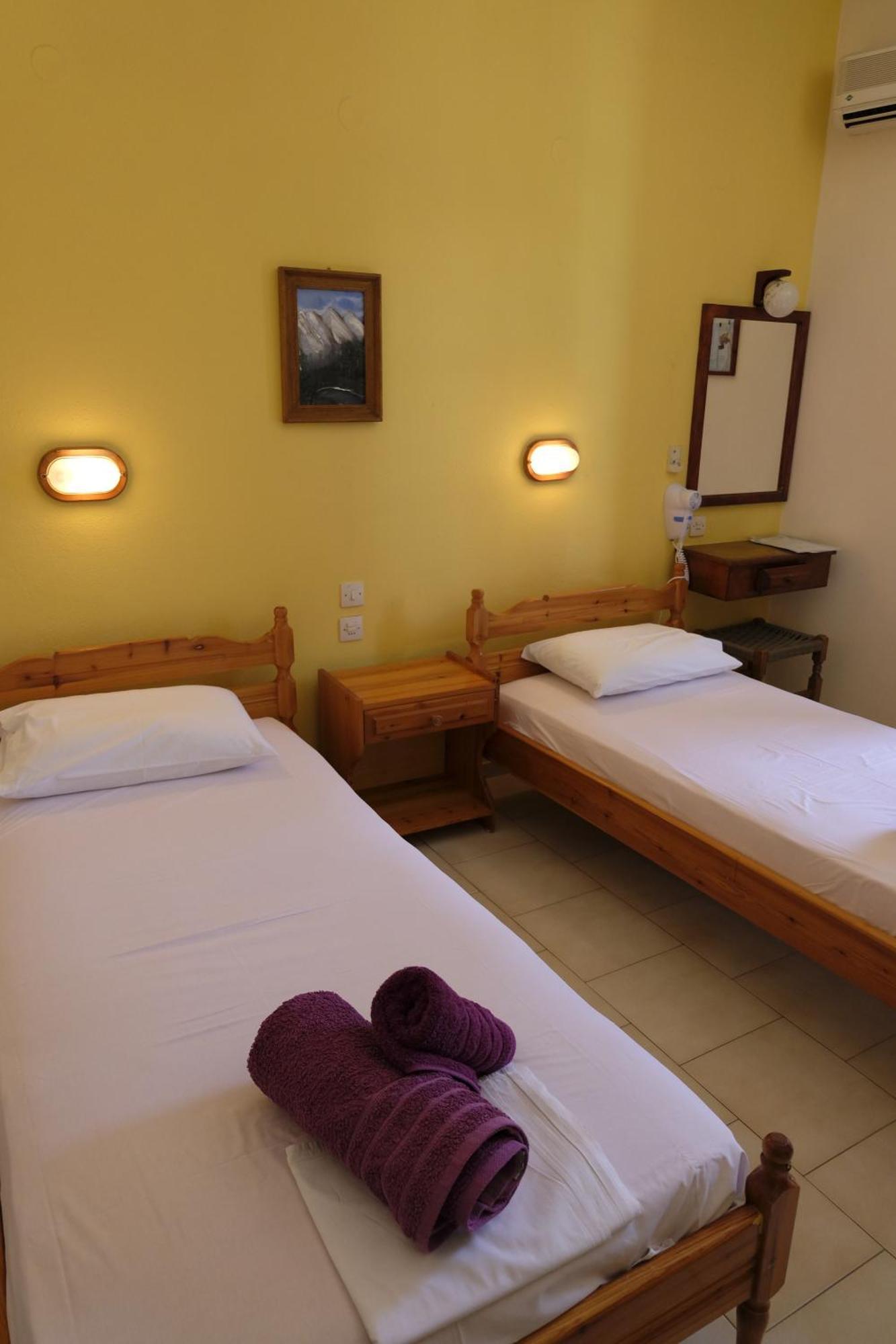 Taxiarchis Apartments Skiathos Quarto foto